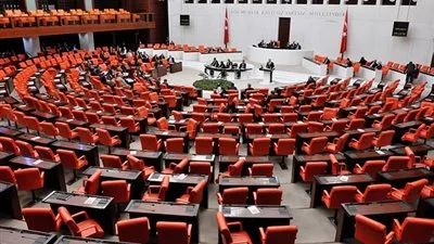 البرلمان التركي يمدد تفويض الحكومة للقيام بعمليات في العراق وسوريا