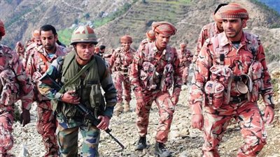 عمان وبريطانيا تتباحثان مجالات تعزيز التعاون العسكرى بين البلدين
