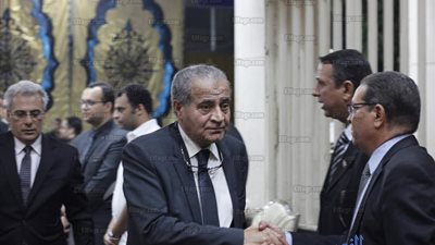 وزير التموين والمسلماني يشاركان في عزاء والدة جابر نصار (صور)
