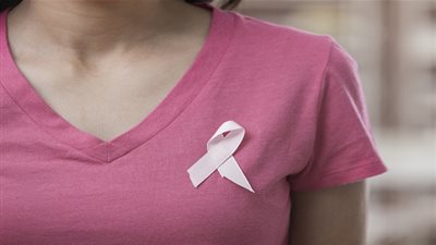 احذري هذه العلامات قد تدل علي الإصابة بسرطان الثدي