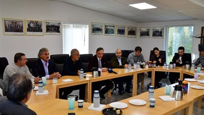 تركيا تدعو سريان السويد إلى الاستثمار في موطنهم