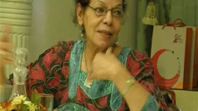 احتفظت بلقب زوجها بعد الانفصال.. 10 معلومات عن المخرجة الراحلة عطيات الأبنودي