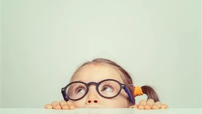 علاج مشكلة الخجل عند الأطفال