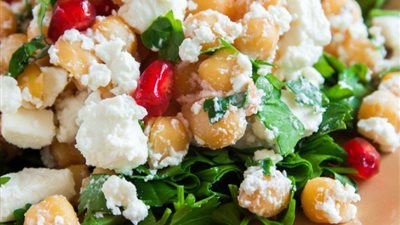 مكونات سلطة الحمص 