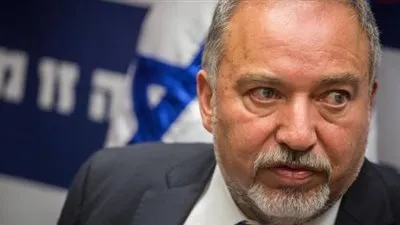 ليبرمان يتهم حكومات أوروبية بالتدخل 