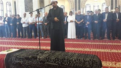 ما حكمُ مَن فاتته التكبيرة الأولى في صلاة الجنازة؟.. 