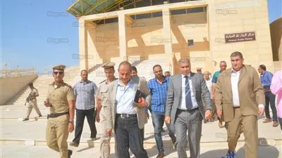 محافظ المنيا يتفقد مركز زوار تل العمارنة بديرمواس تزامنا مع تدفق الرحلات النيلية
