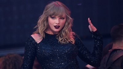 تايلور سويفت تثير عاصفة بالإفصاح عن ميولها السياسية