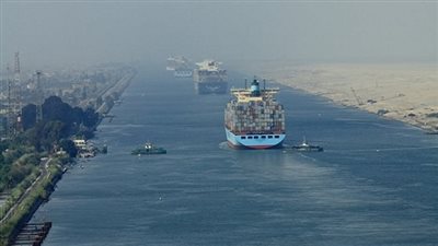 عبور 275 سفينة قناة السويس بحمولة 18.3 مليون طن في 5 أيام
