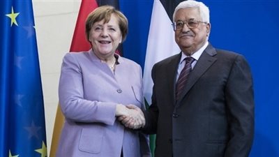 ميركل تؤكد دعمها لتحقيق السلام وفق حل الدولتين