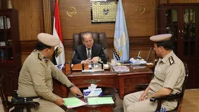 محافظ كفر الشيخ يبحث إزالة التعديات على بحيرة البرلس (صور)