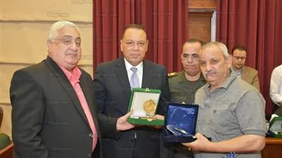 محافظ الشرقية يكرم أبطال حرب أكتوبر خلال احتفالية نادي الشرقية الرياضي (صور)