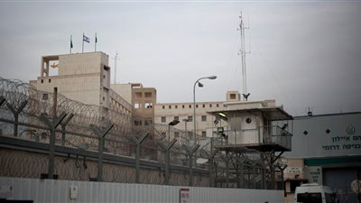 استشهاد أسير فلسطيني في سجون الاحتلال