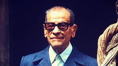 حكايات اليوم.. وضع حجر أساس البيت الأبيض..ونجيب محفوظ يحصد نوبل