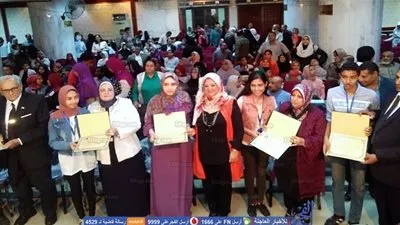 تكريم 99 طالبا متفوقا من أبناء معلمي كفر الشيخ (صور)