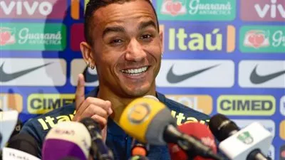 دانييلو: نعتمد على نيمار.. والأرجنتين تضم عناصر مميزة