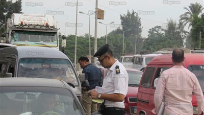 إزالة 90 موقف عشوائي في حملات مرورية بالجيزة