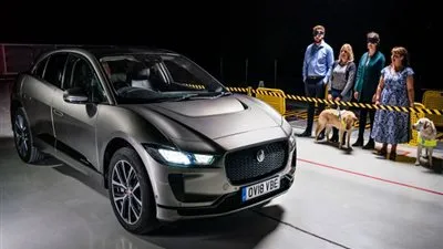 جاجوار تعاونت مع 