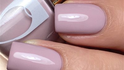 تعرفي على ألوان المناكير التي تناسب إطلالتك في الخريف