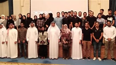 سفير البحرين لدى عُمان يلتقي عدداً من الطلبة البحرينيين المبتعثين