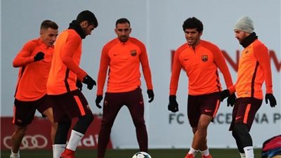 لاعب برشلونة يهاجم مارادونا بسبب ميسي