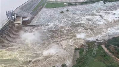 إجلاء الآلاف فى تكساس جراء فيضانات قاتلة وارتفاع منسوب الأنهار 40 قدم