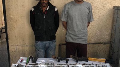 ضبط تشكيل عصابي بأسيوط لسرقة المحلات التجارية