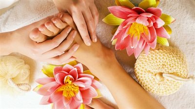 وصفات طبيعية تخلصك من خلايا الجلد الميت في القدمين نهائيا