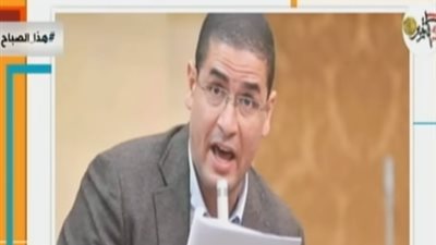 برلماني يطالب بحظر ارتداء النقاب في المصالح الحكومية: عادة وليس فرضا