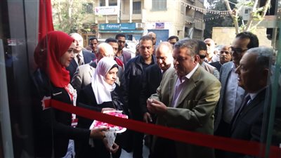 وزير قطاع الأعمال العام يفتتح فرع 