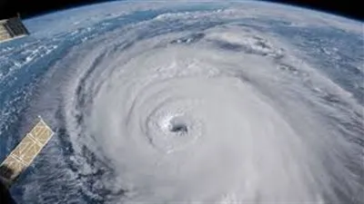 إعصار كبير من الدرجة الرابعة فى طريقه لسواحل المكسيك