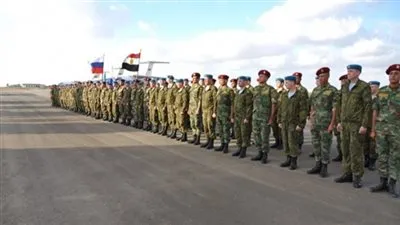 المظلات المصرية والروسية تنفذان عمليات إسقاط وإبرار جوي ضمن 