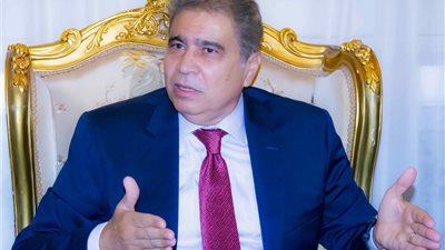 محافظ المنيا يكلف الوحدات المحلية بإعداد دراسة تحليلية لأماكن السيول (فيديو)