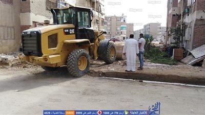 رئيس حي فيصل تتابع حملة النظافة بمدينة ٢٤ أكتوبر بالسويس (صور)