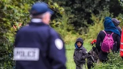 فرنسا: إجلاء مئات المهاجرين من مخيمات بالقرب من دونكيرك