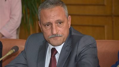 محافظ الإسماعيلية: بذل أقصى الجهود لحلول القضايا الجماهيرية