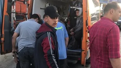 نقل مصابي حادث طريق السويس إلى مستشفى الشرطة (صور)