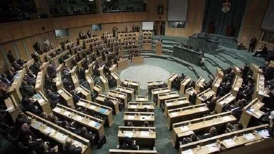 عراك تحت قبة البرلمان الأردني على خلفية انتخابية (فيديو)