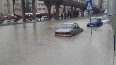 الأردن: إرسال طائرات مروحية للبحث عن 44 طالباً ومعلماً جرفتهم السيول