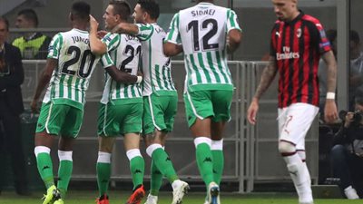 أهداف مباراة - ميلان 1 × 2 ريال بيتيس