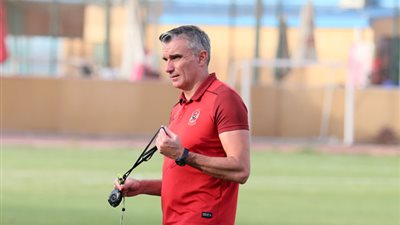 كارتيرون يعلن قائمة الأهلي لمباراة الوصل الإماراتي