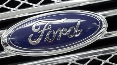 خلل في خزان الوقود يدفع فورد لاستدعاء أكثر من مليون سيارة 