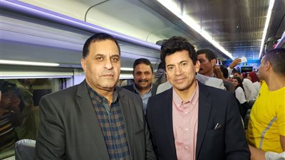 وزير الشباب ورئيس السكة الحديد يشهدان انطلاق أولى رحلات قطار 