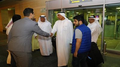 بعثة الوصل الإماراتي تصل مطار برج العرب استعدادا لمواجهة الأهلي (صور)