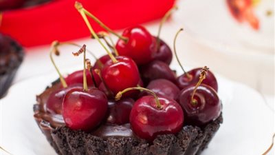 طريقة تحضير تارت الشيكولاتة بالكرز 