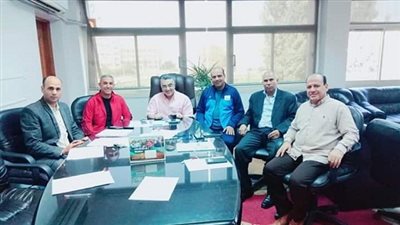 نائب رئيس جامعة الفيوم يناقش تنظيم المهرجان الرياضي الأول للتزحلق على الرمال