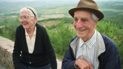 هذا ما فعله رجل عندما علم بحمل ابنته! (فيديو)