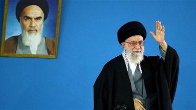 خامنئي يدعو إلى التصدي 