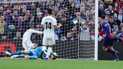 صور مباراة كلاسيكو الأرض بين برشلونة وريال مدريد