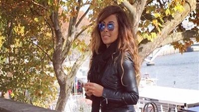 هدى الناظر تصفع أحد الجماهير في حفلة لعمرو دياب بلندن والأمن يطردها